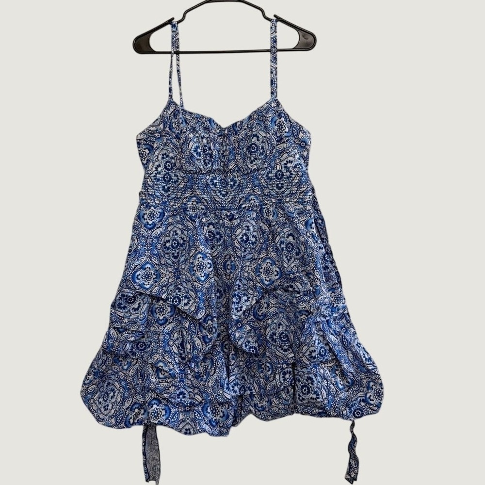 Dressbarn Blue White Paisley Medallion‎ Smocked Tiered Ruffle Sun Dress Size 16